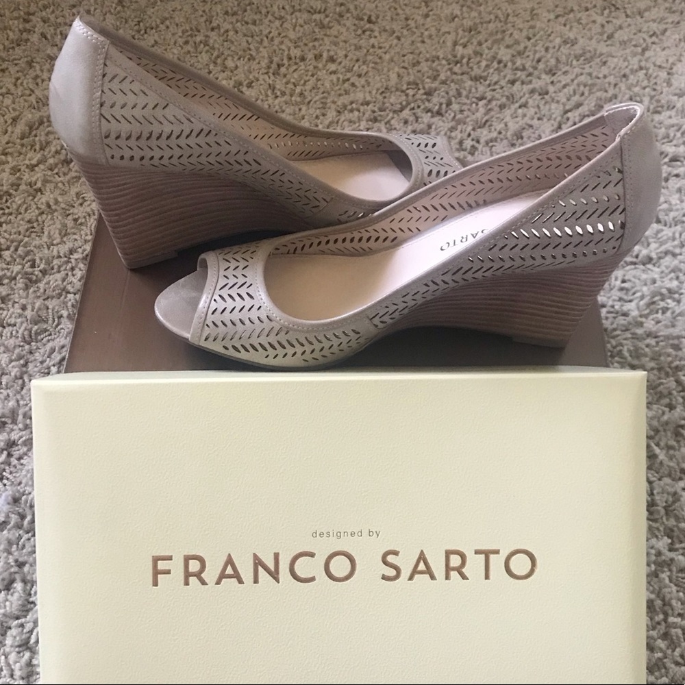 Barely used wedges, nude color.